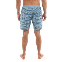 Leaderman 18" - Wahoo Camo - Petrol — lifestyle view