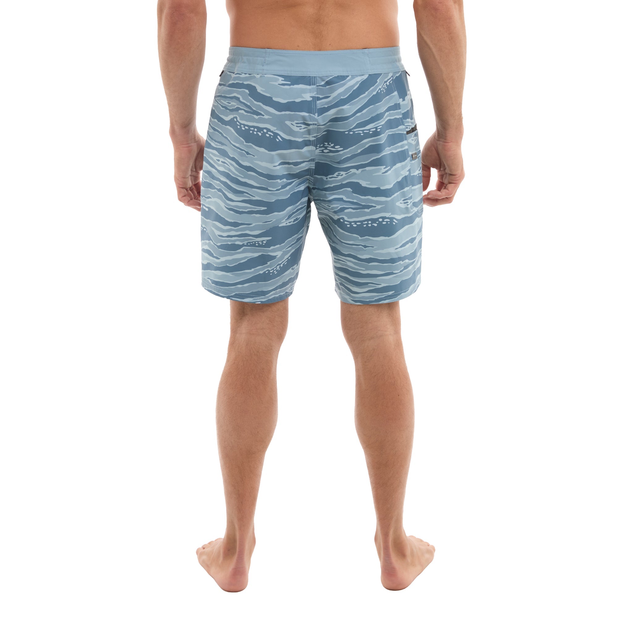 Leaderman 18" - Wahoo Camo - Petrol — lifestyle view